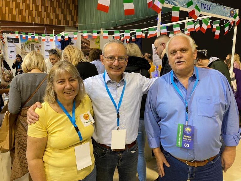 fa8792f7-7ca6-4488-bbf3-69f67da6ab93