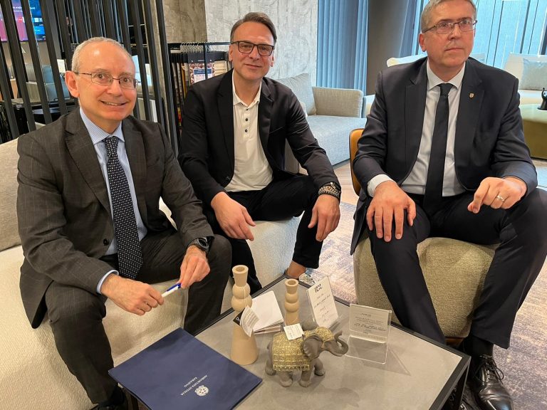 9a221f4a-d1db-4b34-b66f-450d93f8781c