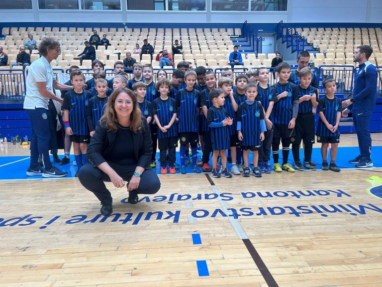 a4f89d9a-78a2-4776-aac4-8b5233f69c2f