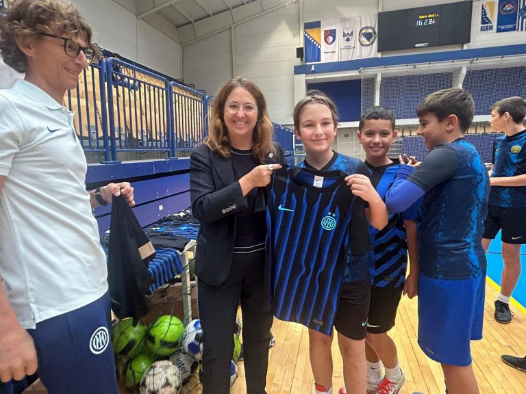 b6f63a95-1e9f-4565-9f94-caffef25a90f