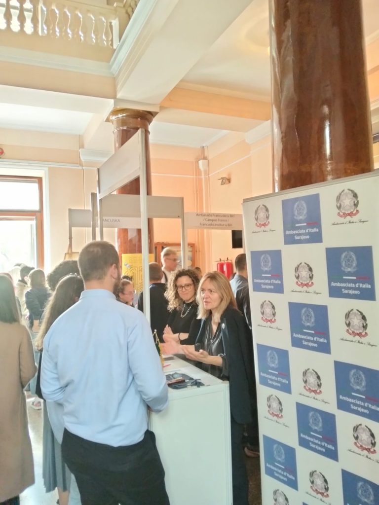 f4b24ec8-9637-4b71-8af2-ec4b0799a79f