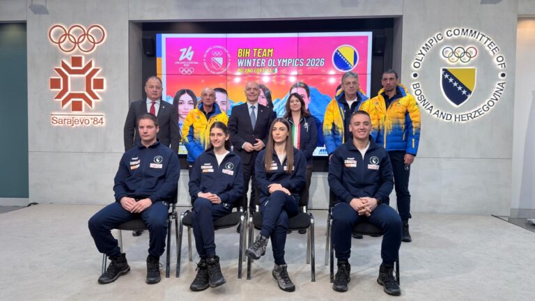 16fbe5f6-d209-4937-a394-0d02cccc8179