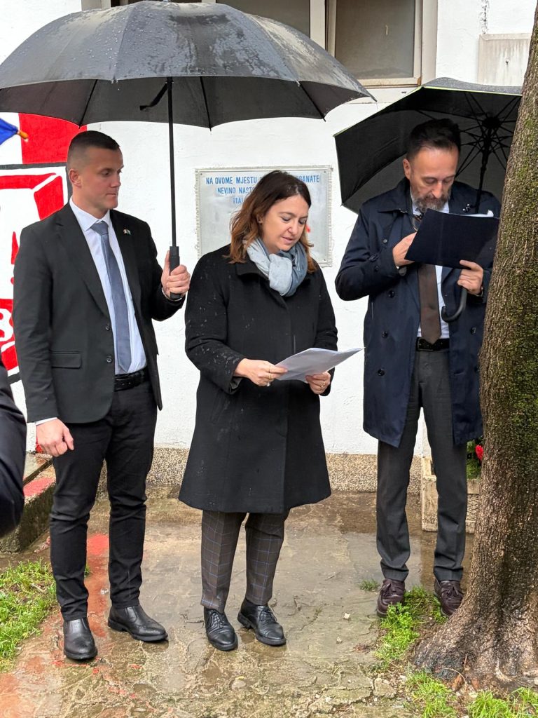 6bc97243-d94e-4d90-8d55-1bc476f12de8