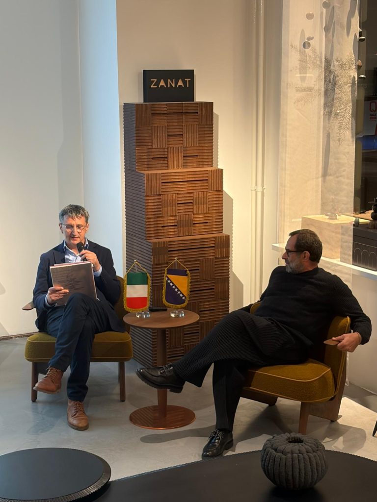 ccf20c41-3efc-427b-a01b-78676ea1c810