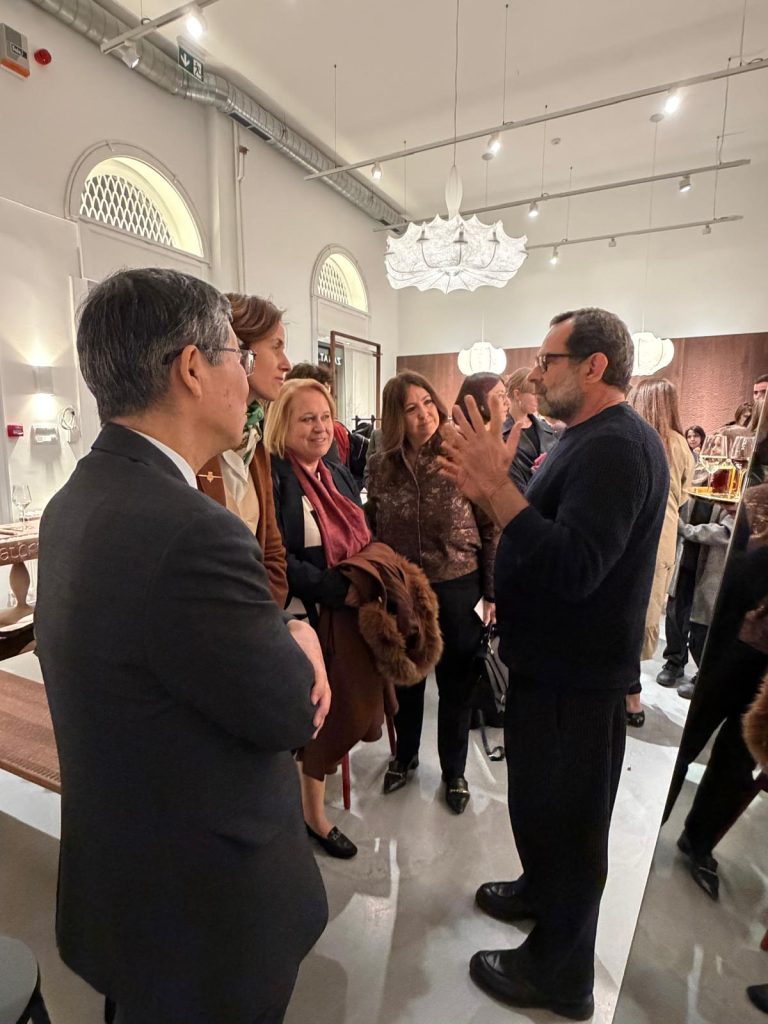 f2a58a8a-8de1-4a0b-954a-249e99a741ff