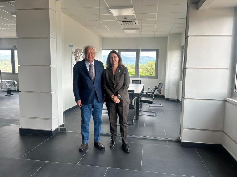 89722b21-a7ed-46dd-a98a-2a126f60688b