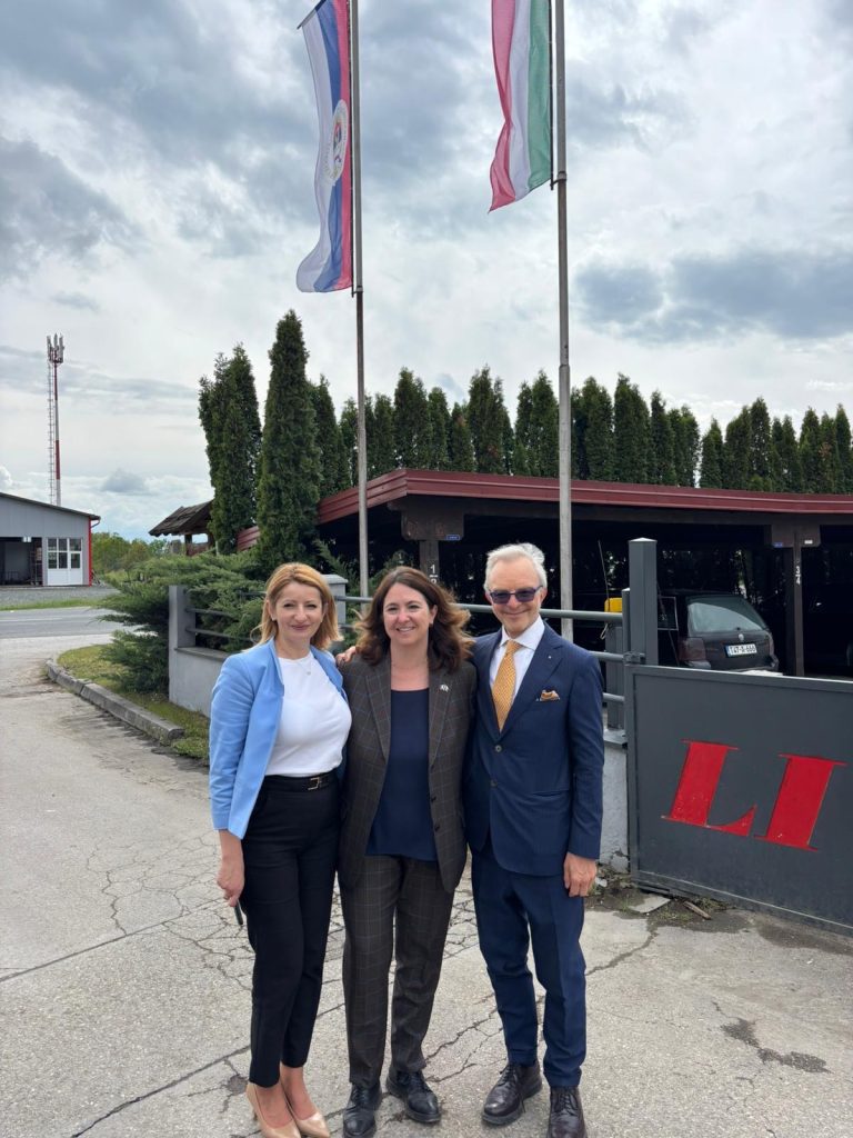 f0a1bb19-82eb-4d3d-b808-84ba337367a4