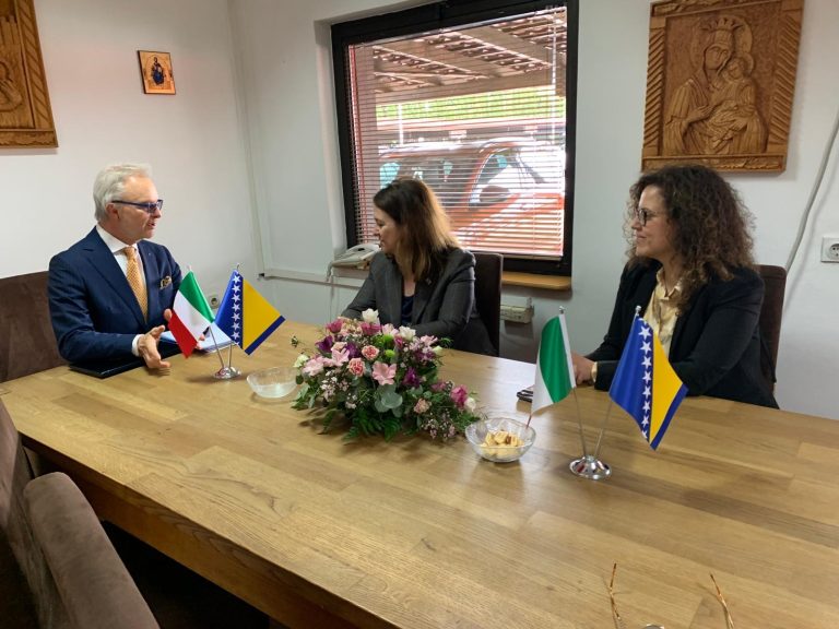 f38a31af-df07-4cc2-bea3-12be9bb624f4